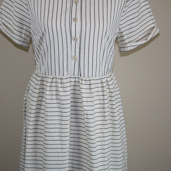 NEW Striped Linen Dress with Pockets - Picture 3 of 7